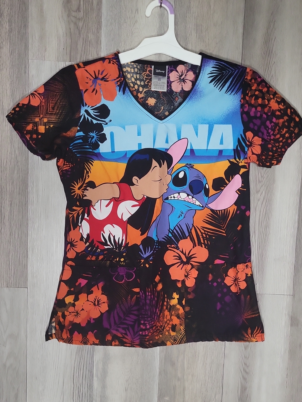 Disney Lilo & Stitch Ohana Tropical Scrub Top‎ Womens XS V-Neck 100% Cotton